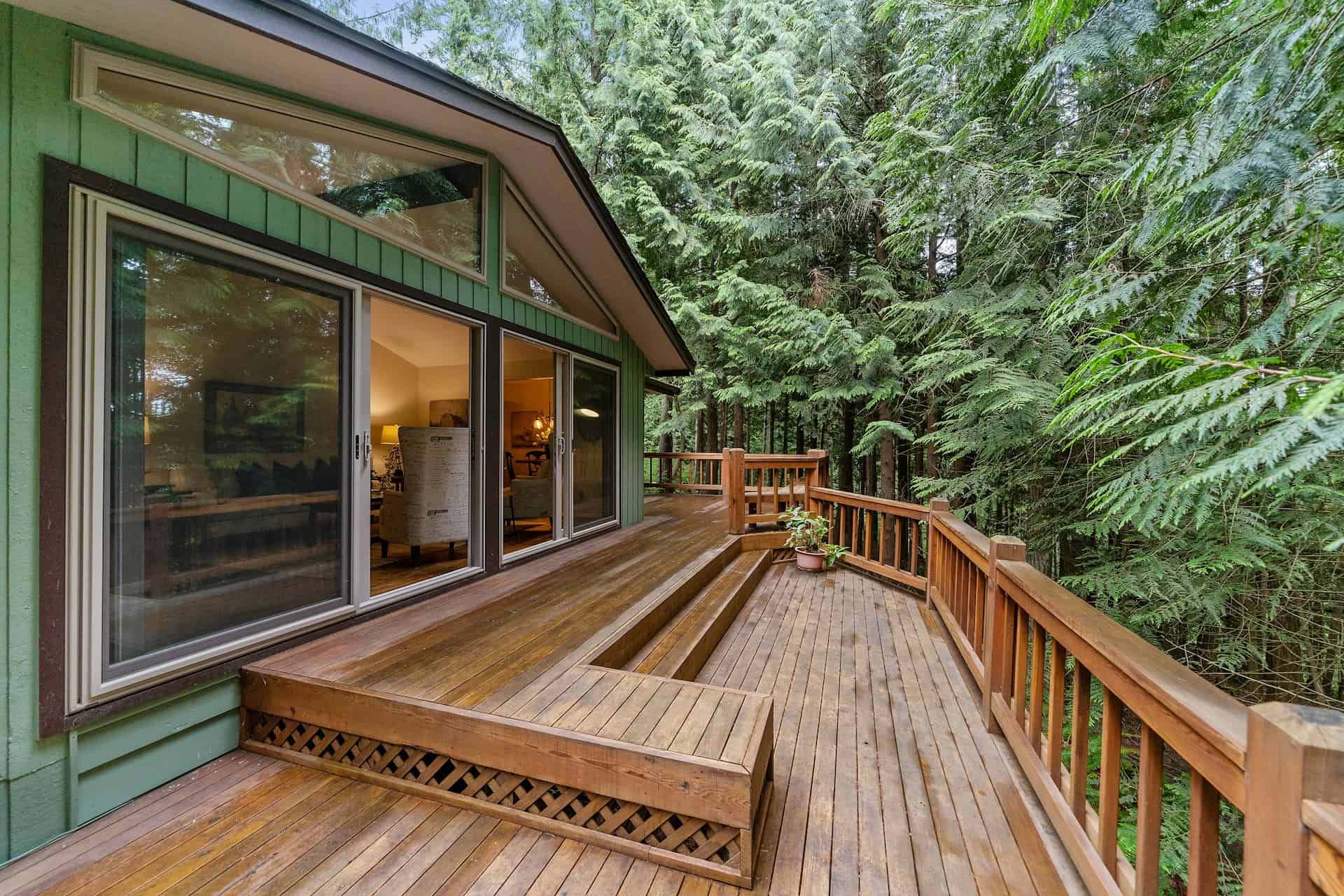 Deck Builder in Madisonville, TN